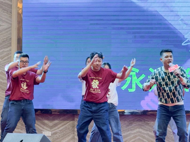 拓路前行·領(lǐng)跑未來 | 集團(tuán)2023年度總結(jié)會(huì)暨2024迎新晚會(huì)圓滿結(jié)束！(圖30)