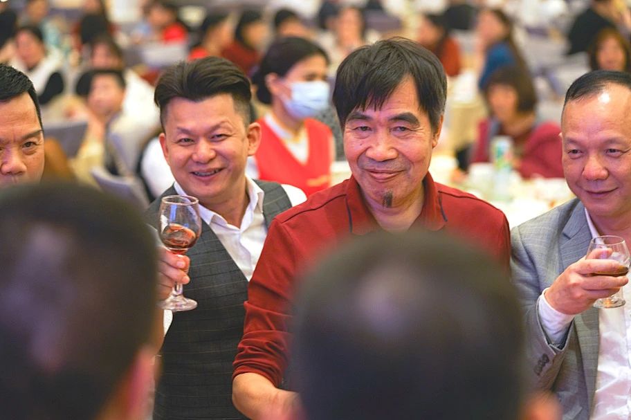 拓路前行·領(lǐng)跑未來 | 集團(tuán)2023年度總結(jié)會(huì)暨2024迎新晚會(huì)圓滿結(jié)束！(圖32)