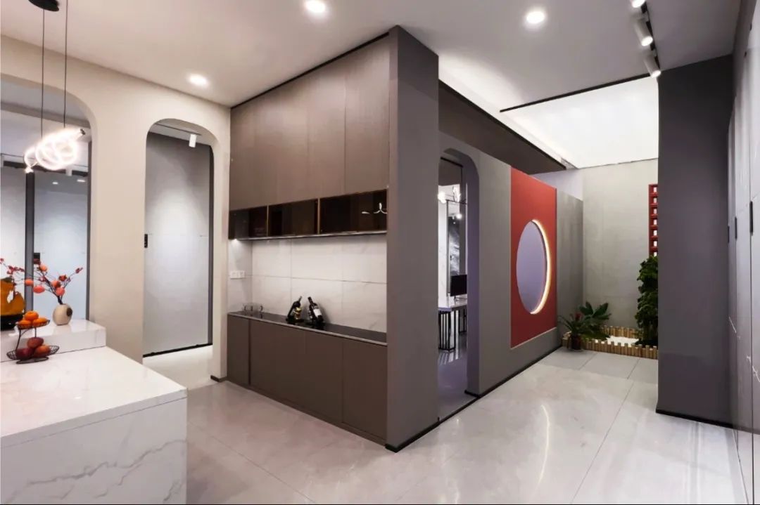 終端風采 | 強輝江山旗艦店,以現(xiàn)代設計聚合時尚空間之美(圖12) 終端風采 | 強輝江山旗艦店,以現(xiàn)代設計聚合時尚空間之美(圖12)