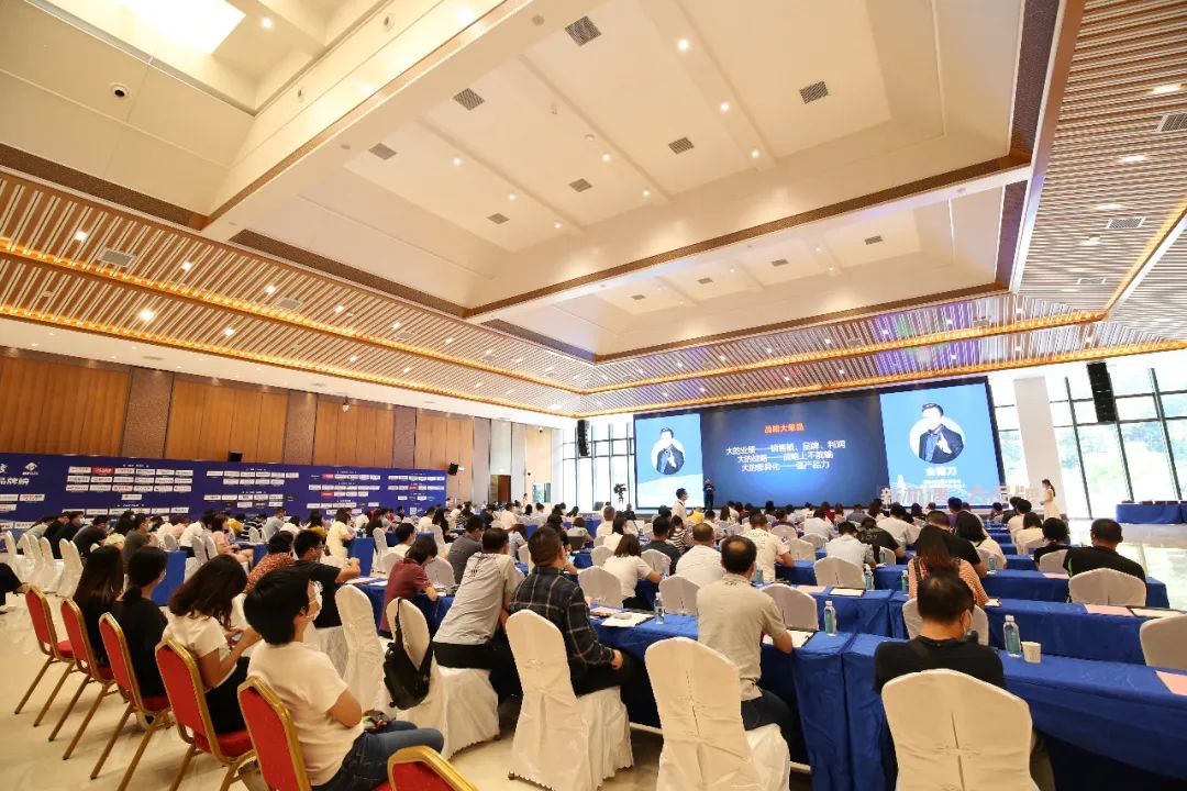 喜訊!強輝品牌榮獲“陶瓷十大品牌”、“消費者喜愛十大品牌”獎項(圖2) 喜訊!強輝品牌榮獲“陶瓷十大品牌”、“消費者喜愛十大品牌”獎項(圖2)