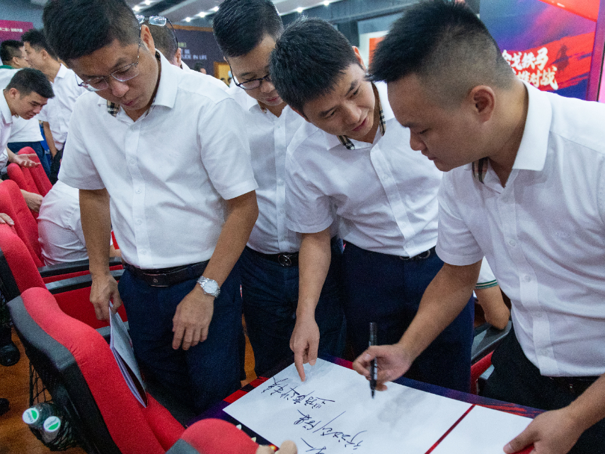 喜訊!強輝品牌榮獲“陶瓷十大品牌”、“消費者喜愛十大品牌”獎項(圖9) 喜訊!強輝品牌榮獲“陶瓷十大品牌”、“消費者喜愛十大品牌”獎項(圖9)