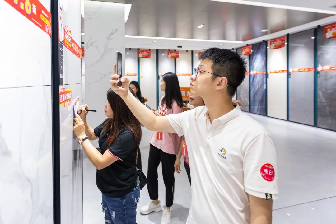 燃爆!強輝21周年摯友音樂節(jié)圓滿收官(圖15) 燃爆!強輝21周年摯友音樂節(jié)圓滿收官(圖15)