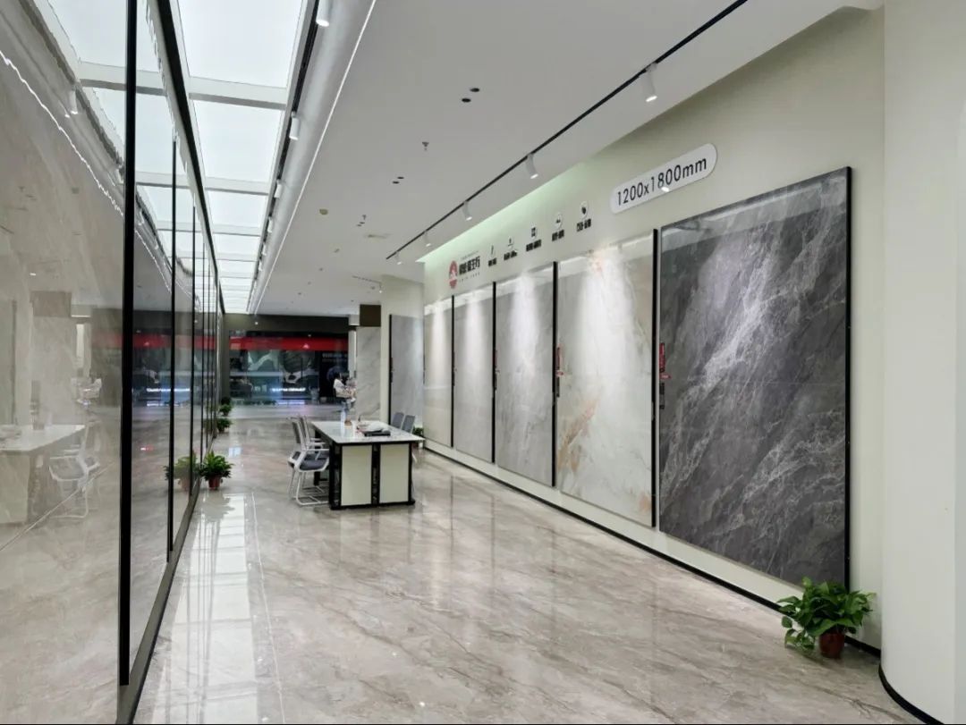 終端風(fēng)采 | 強(qiáng)輝焦作旗艦店,打卡家居美學(xué)新地標(biāo)(圖7) 終端風(fēng)采 | 強(qiáng)輝焦作旗艦店,打卡家居美學(xué)新地標(biāo)(圖7)