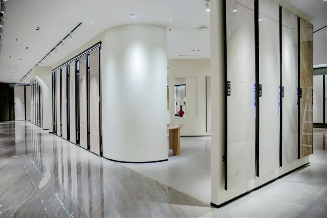 終端風(fēng)采 | 強(qiáng)輝焦作旗艦店,打卡家居美學(xué)新地標(biāo)(圖8) 終端風(fēng)采 | 強(qiáng)輝焦作旗艦店,打卡家居美學(xué)新地標(biāo)(圖8)