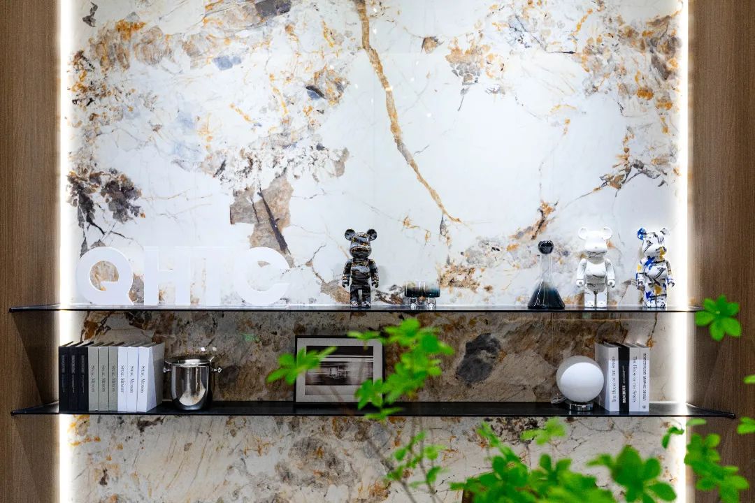 喜報(bào) | 強(qiáng)輝斬獲陶瓷與陳設(shè)軟裝雙入圍獎(jiǎng)！(圖22)