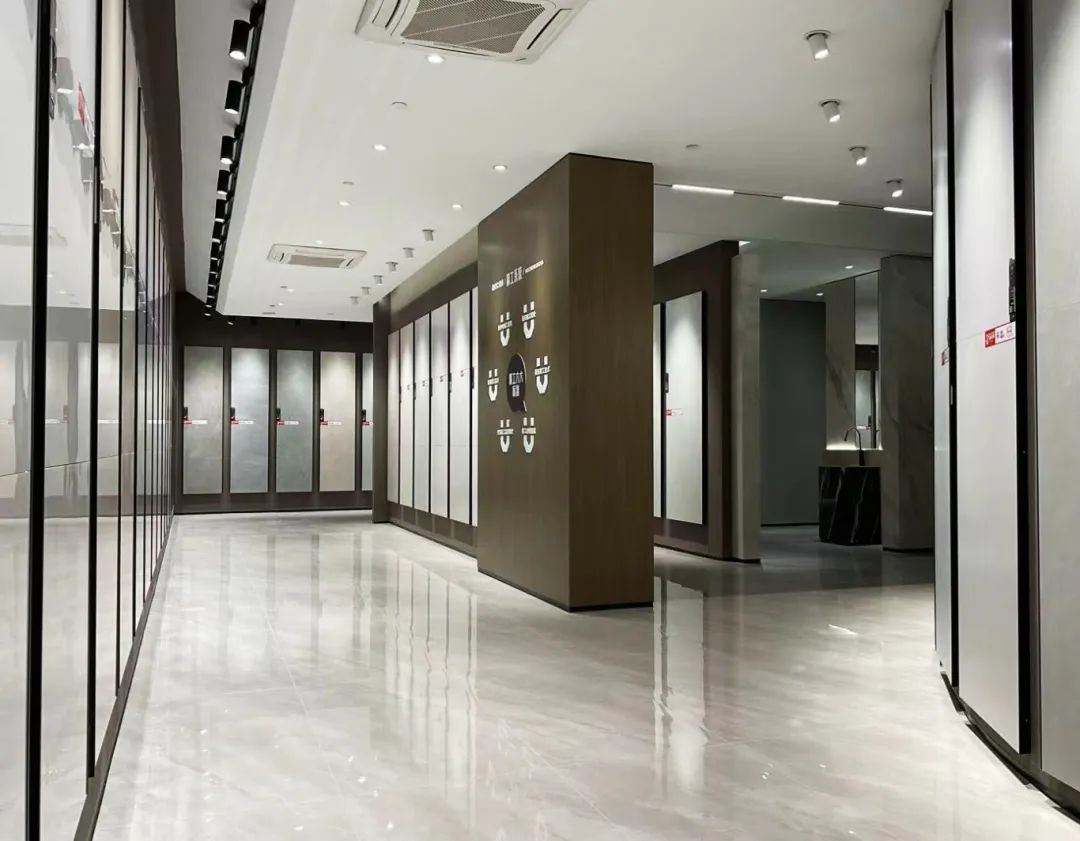 終端風采 | 強輝東營旗艦店，探尋質(zhì)感空間的詩意生活(圖11)