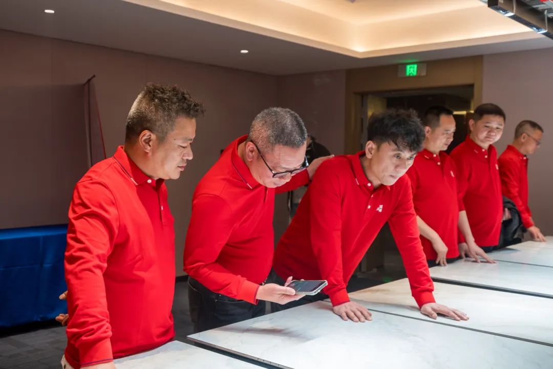 聚勢共鑒?標(biāo)桿領(lǐng)航 | 強輝2025區(qū)域培訓(xùn)峰會暨美學(xué)賦能行動晉江站圓滿落幕(圖36) 聚勢共鑒?標(biāo)桿領(lǐng)航 | 強輝2025區(qū)域培訓(xùn)峰會暨美學(xué)賦能行動晉江站圓滿落幕(圖36)